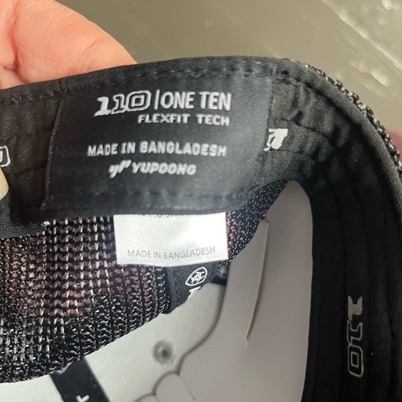 Ariat Heather Gray and Black Mesh Cap - Picture 4 of 10